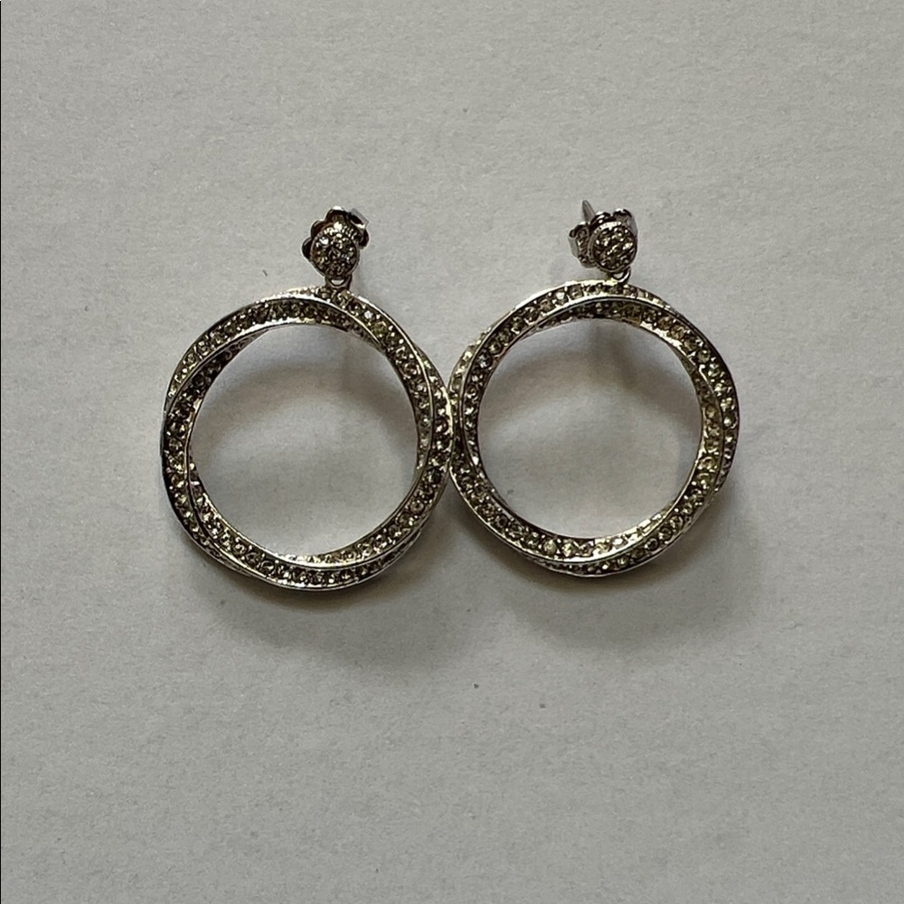 LikeNew Elegant Nadri Silver Hoop Earrings